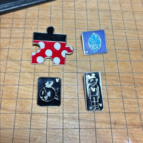 Disney Trading Pin Minnie Mouse Polka Dot Puzzle Piece Plus 3 More Variety - Picture 15 of 17